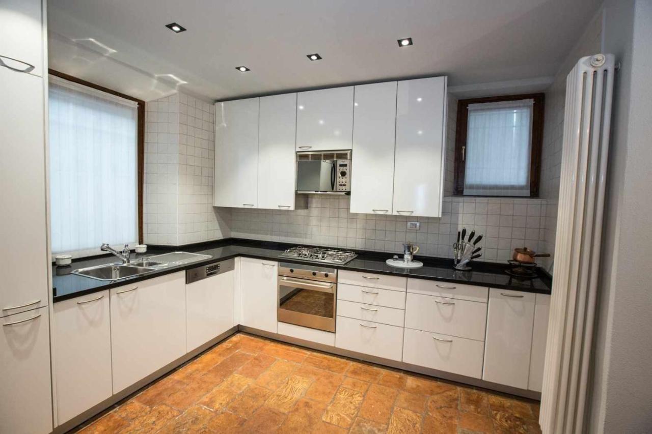 Historical Apartment In The Center Of Gravedona - Larihome A02 Eksteriør billede