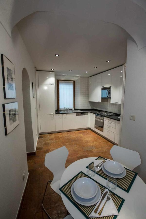 Historical Apartment In The Center Of Gravedona - Larihome A02 Eksteriør billede